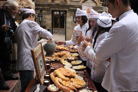 Int'l Bread Festival starts in Baku [PHOTO]