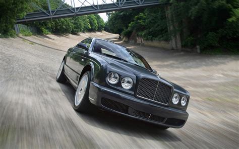 BENTLEY BROOKLANDS - Review and photos