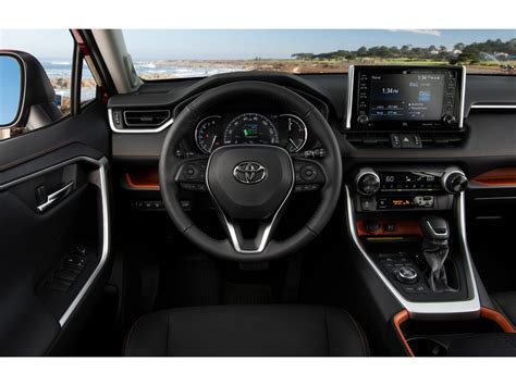 2020 Toyota RAV4: 202 Interior Photos | U.S. News