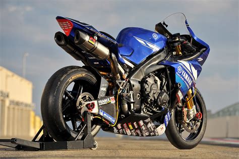 Racing Cafè: Yamaha YZF-R1 Team GMT94 2012