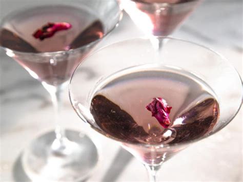 The 8 Best Bombay Sapphire Martinis - Cocktails Cafe