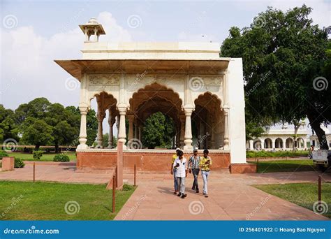 Architecture of Red Fort in New Delhi, India Editorial Photography - Image of decoration, column ...