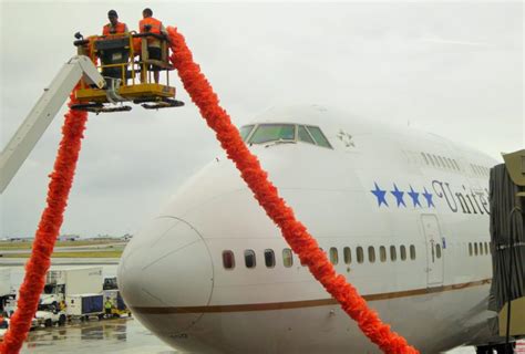 Snaps from Boeing's farewell flight for the Boeing 747 - Stuck at the Airport