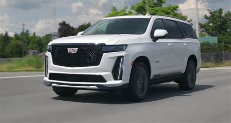 YouTubers Review 2023 Cadillac Escalade V, Is the $70,000 Bump for Performance Justified ...