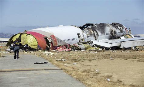 Gallery: Boeing 777 plane crashes at San Francisco airport