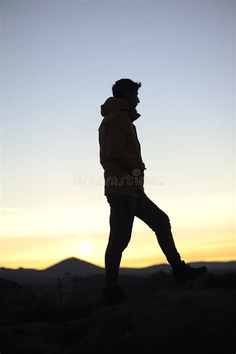 Human silhouette at sunset editorial photography. Image of head - 130439952