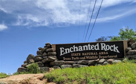 Hiking Enchanted Rock Summit Trail - Texas Wanderers