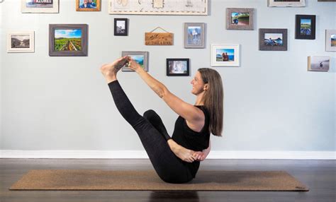 Try These 7 Fun Navasana (Boat Pose) Variations | YouAligned.com