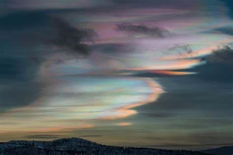 Nacreous Clouds – FYFD