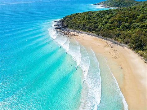 Noosa Main Beach – Queensland Traveller