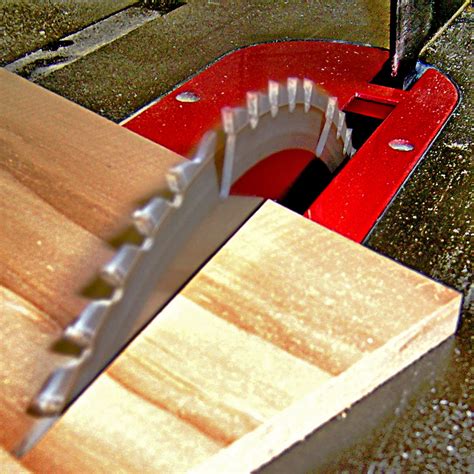 File:Table saw cutting wood at an angle, by BarelyFitz.jpg - Wikipedia