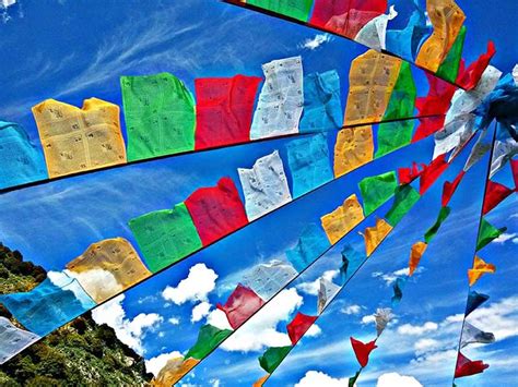 Why Tibetan People Like Hanging Prayer Flags