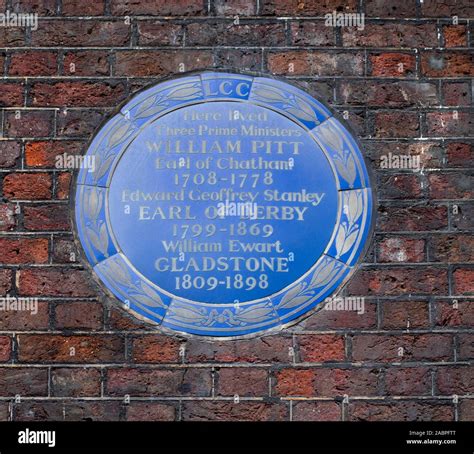 Blue plaque outside Chatham House, St James' Square, London Stock Photo - Alamy