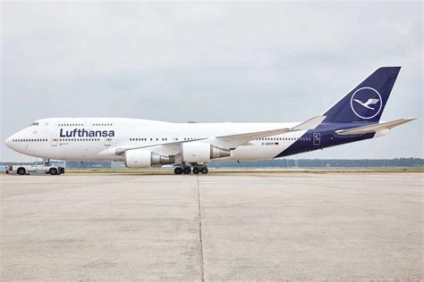 Lufthansa plans to resume flights with Boeing 747-400 - Air Data News