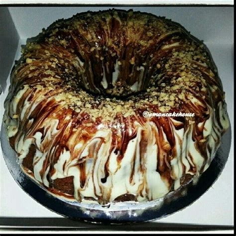 Cinnabon cake | Cinnabon cake, Cinnabon, Food