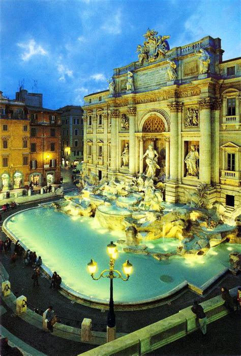 Trevi Fountain, Rome, Italy photo on Sunsurfer