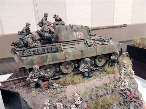 Models from 2013 IPMS St. Louis show. Pics by Doug Barton. | Diorama militaire, Diorama, Guerre