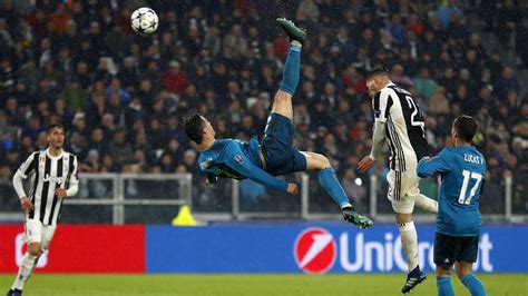 Ronaldo's iconic overhead kick reveals that at 33 he's better than ever - ESPN