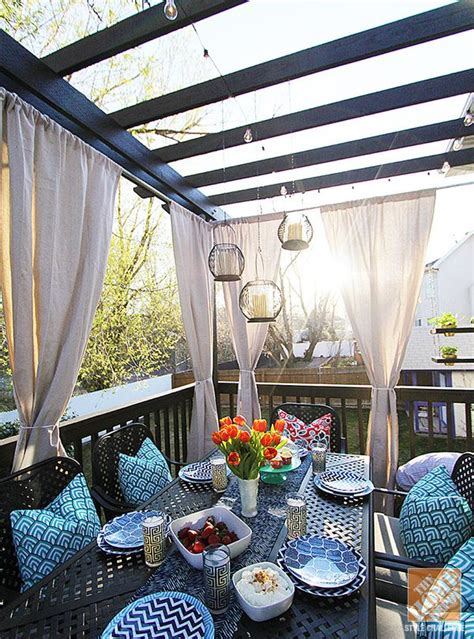 25 Ways to Decorate Your Pergola