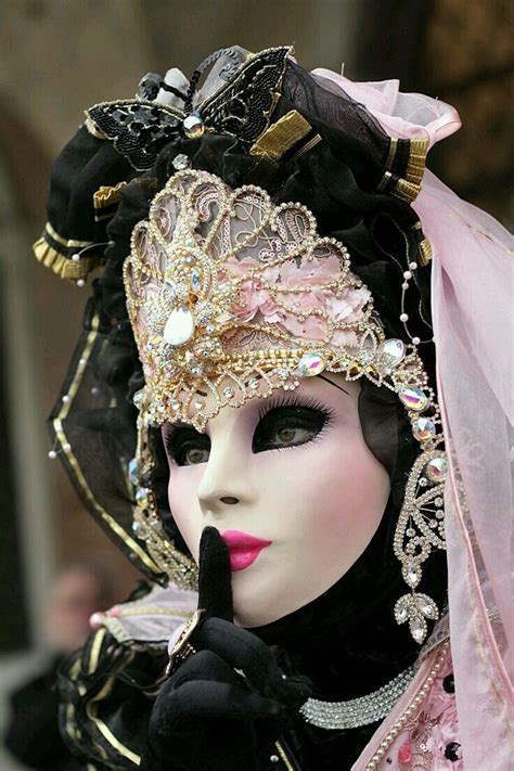 Pin van 🌹Rebecca Of Sunnybrook Farm ? op Masquerade/Carnivale/Mardi Gras | Venetiaanse maskers ...