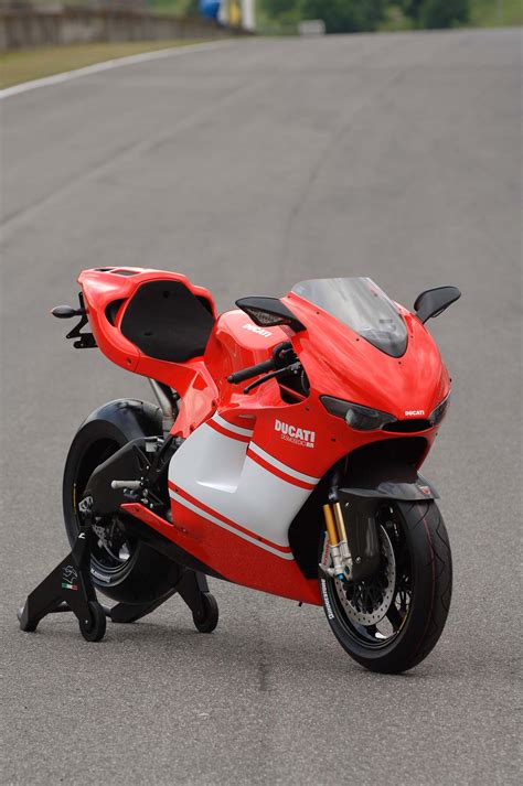 Top 10 ducati desmosedici rr ideas and inspiration