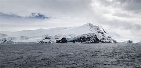 Peter I Island: A Wild Land in the Antarctic Ocean | Magazine PONANT