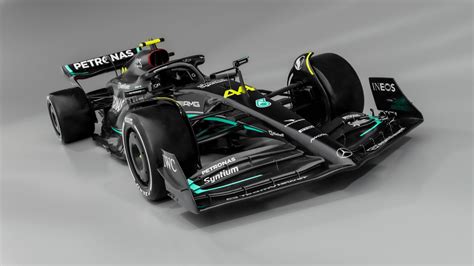 FIRST LOOK: Mercedes go back to black with new W14 for 2023 F1 season | Formula 1®