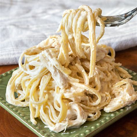 Easy Chicken Alfredo Linguine Recipe | The Feedfeed