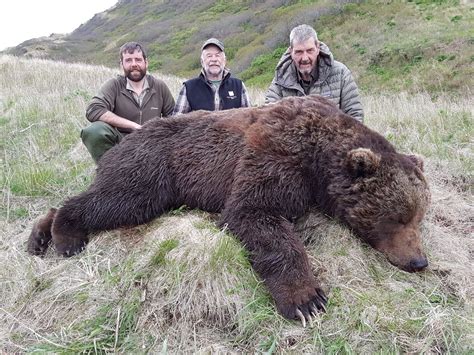 12 - DAY SPRING KODIAK ISLAND BROWN BEAR HUNT FOR 1 HUNTER - WSF World Headquarters