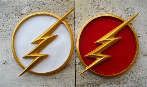 cw The Flash chest resin emblem season 1 2 New by STACEYPROPS