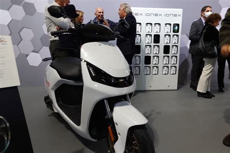 KYMCO RevoNEX and SuperNEX electric motorcycles unveiled