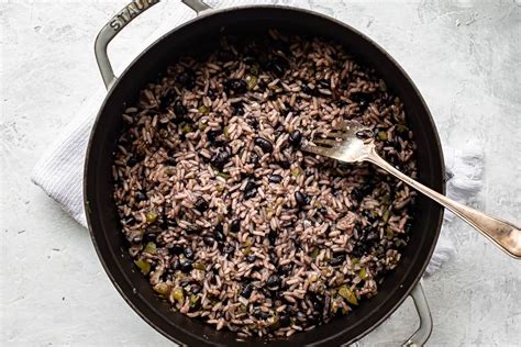 Moro de Habichuelas Negras (One-Pot Rice and Beans) - Sandra Valvassori