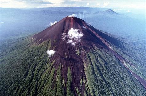 Mauna Loa, the world’s largest volcano, has begun to awaken – Kimdeyir