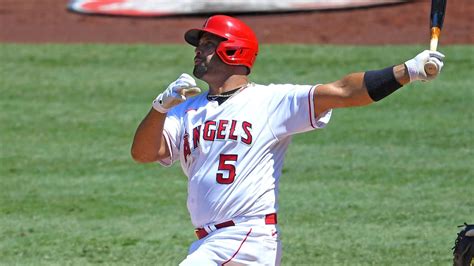 Albert Pujols firma con los Angeles Dodgers por el resto de la temporada