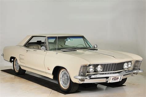 1963 Buick Riviera | Volo Auto Museum