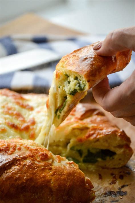 Spinach & Cheese Stuffed Bread | RecipeLion.com