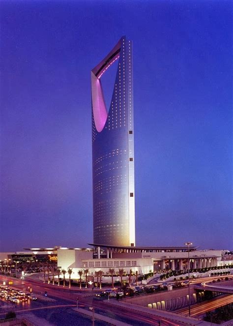 Descubre TU MUNDO: Innovación Arquitectónica: Torre Kingdom Centre, Riyadh