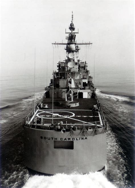 USS South Carolina (CGN-37) cuts through the water of the Atlantic ...