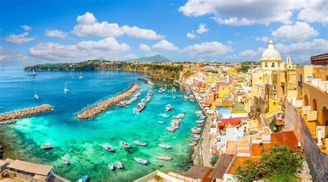 A Day Tripper’s Guide to Procida | ITALY Magazine