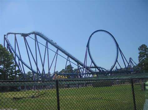 File:Bizarro at Six Flags Great Adventure.jpg - Wikipedia