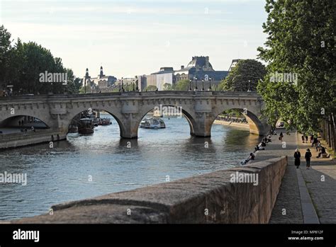 River Seine Bridges High Resolution Stock Photography and Images - Alamy