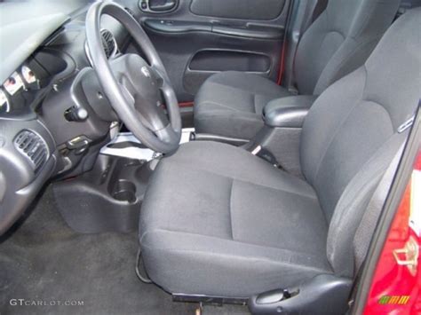 2005 Dodge Neon Interior