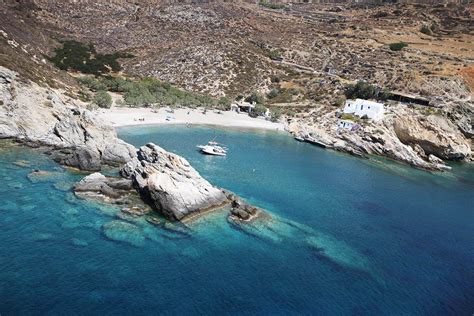 Agios Nikolaos Beach | Shore | Folegandros Tours