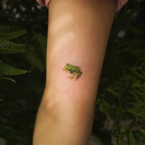 cute small frog tattoos - inggridsuyono