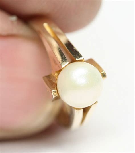 Stunning vintage 9ct yellow gold Pearl ring - hallmarked London 1968 - size J - 4 1/2 - Free ...