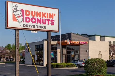 Sign for Dunkin` Donuts editorial photography. Image of commerce - 143456942