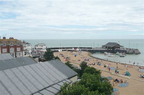 Broadstairs Main Beach - British Travel