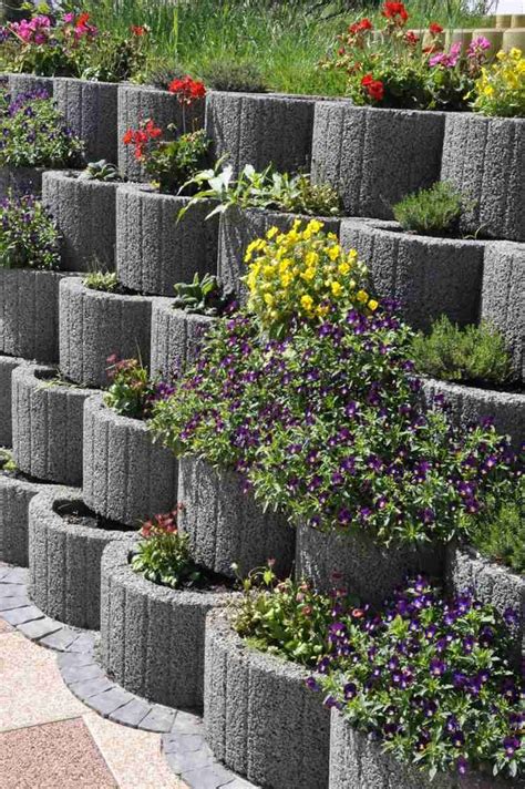 Blocs béton creux végétalisables – idées sur l’aménagement jardin | Jardin en hauteur ...