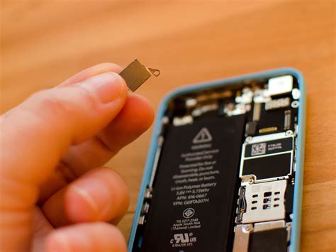 How to replace the rear iSight camera in an iPhone 5c | iMore