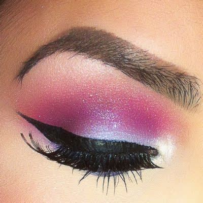 21 Dramatic Colorful Makeup Tutorials